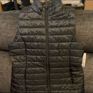 Liz Clairbone long vest sz large